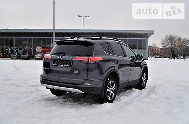 Внедорожник / Кроссовер Toyota RAV4 2016 в Харькове