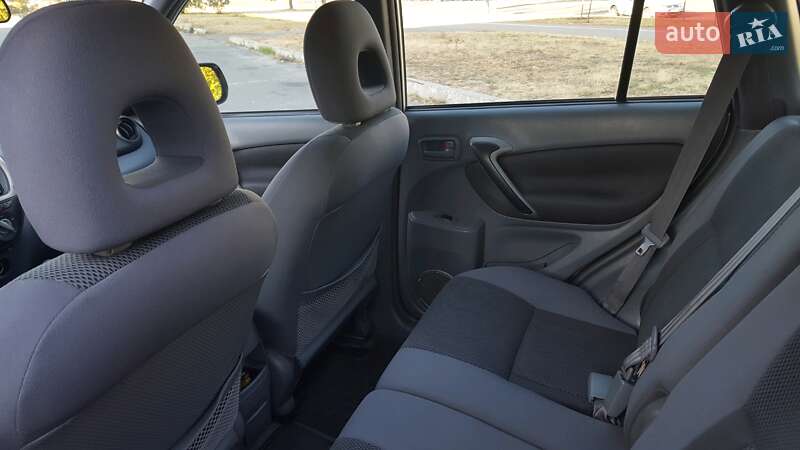 Внедорожник / Кроссовер Toyota RAV4 2001 в Киеве