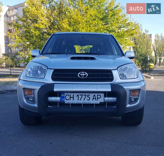 Внедорожник / Кроссовер Toyota RAV4 2001 в Киеве