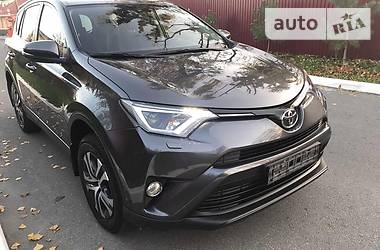 Внедорожник / Кроссовер Toyota RAV4 2017 в Виннице