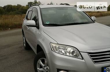 Позашляховик / Кросовер Toyota RAV4 2010 в Ізяславі