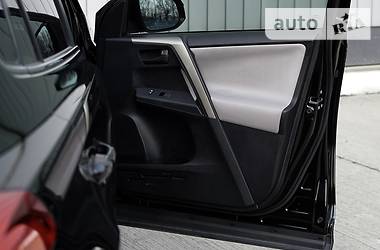 Позашляховик / Кросовер Toyota RAV4 2014 в 