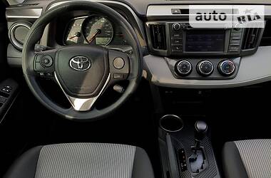 Позашляховик / Кросовер Toyota RAV4 2014 в 