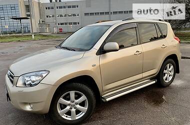 Позашляховик / Кросовер Toyota RAV4 2008 в 
