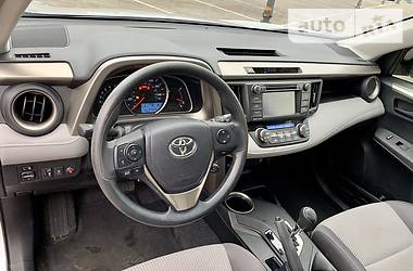 Позашляховик / Кросовер Toyota RAV4 2015 в 