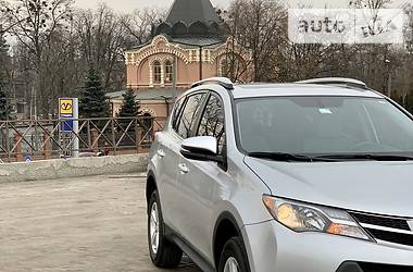 Позашляховик / Кросовер Toyota RAV4 2015 в 