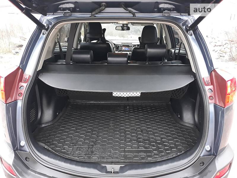 Внедорожник / Кроссовер Toyota RAV4 2014 в Звягеле