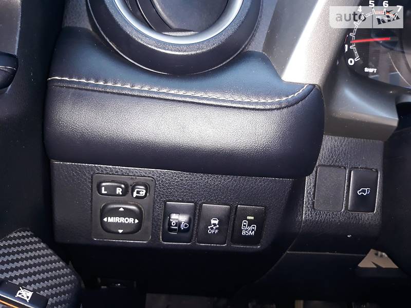 Внедорожник / Кроссовер Toyota RAV4 2014 в Звягеле