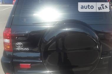 Позашляховик / Кросовер Toyota RAV4 2004 в 