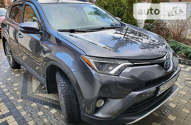 Внедорожник / Кроссовер Toyota RAV4 2017 в Черновцах