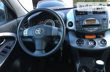 Внедорожник / Кроссовер Toyota RAV4 2010 в Ивано-Франковске