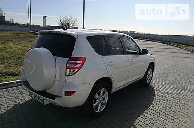 Позашляховик / Кросовер Toyota RAV4 2010 в 