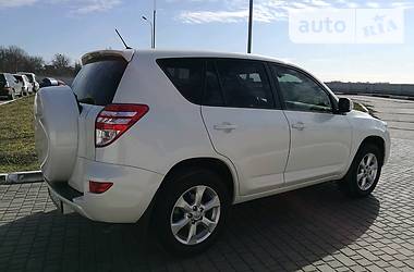 Позашляховик / Кросовер Toyota RAV4 2010 в 