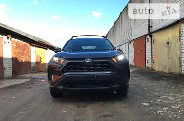 Позашляховик / Кросовер Toyota RAV4 2019 в Дніпрі