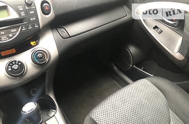 Позашляховик / Кросовер Toyota RAV4 2007 в 