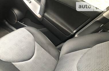 Позашляховик / Кросовер Toyota RAV4 2007 в 