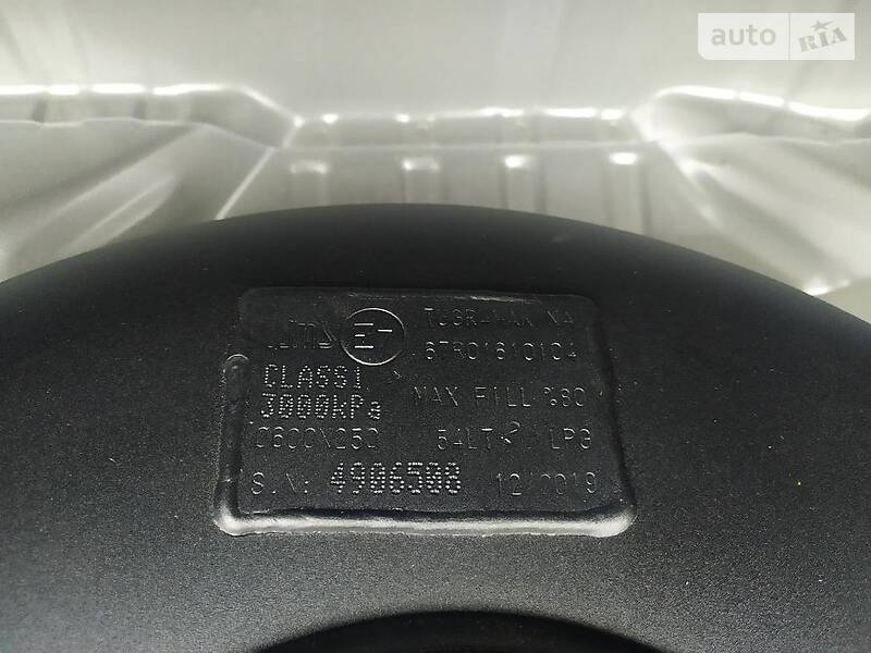 Позашляховик / Кросовер Toyota RAV4 2014 в Умані