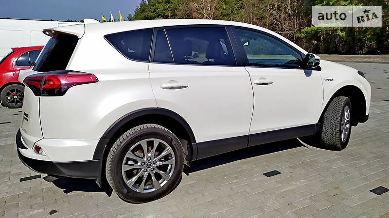 Позашляховик / Кросовер Toyota RAV4 2016 в Києві фото 27 Позашляховик / Кросовер Toyota RAV4 2016 в Києві