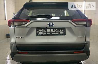 Позашляховик / Кросовер Toyota RAV4 2019 в 
