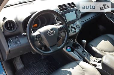Внедорожник / Кроссовер Toyota RAV4 2010 в 