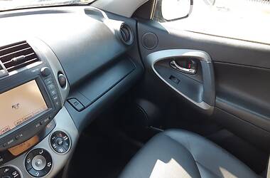Внедорожник / Кроссовер Toyota RAV4 2010 в 