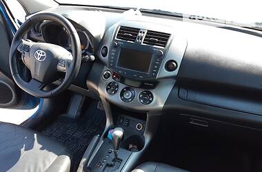 Внедорожник / Кроссовер Toyota RAV4 2010 в 