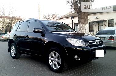 Позашляховик / Кросовер Toyota RAV4 2008 в 
