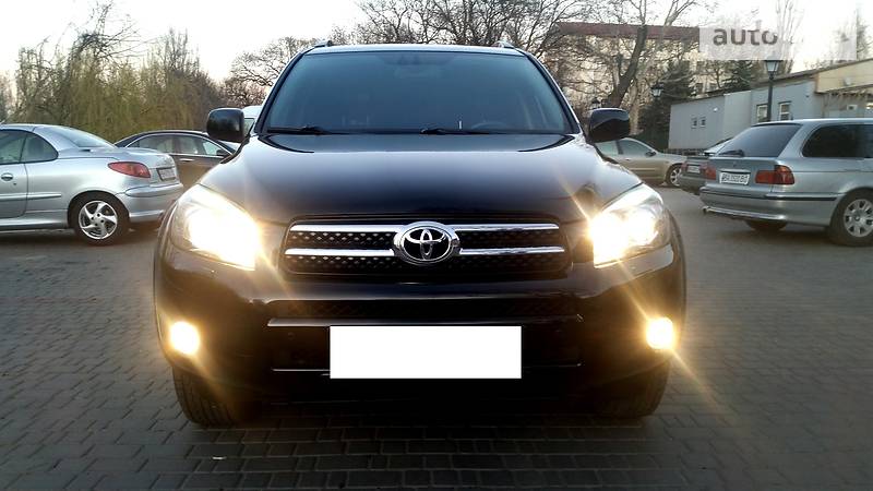 Позашляховик / Кросовер Toyota RAV4 2008 в 