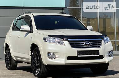 Позашляховик / Кросовер Toyota RAV4 2011 в 