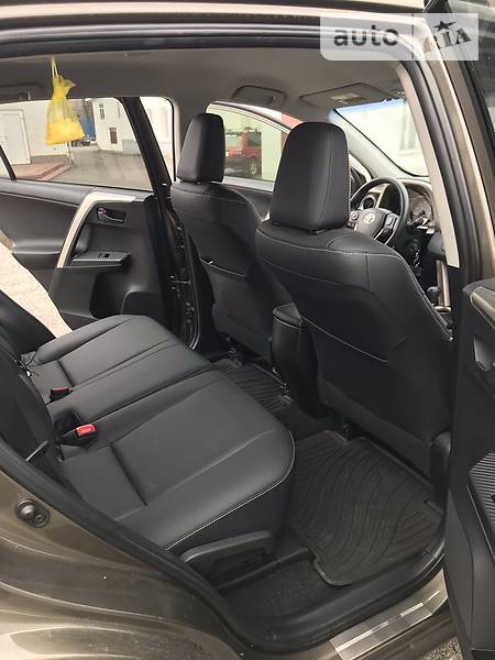 Позашляховик / Кросовер Toyota RAV4 2014 в Умані
