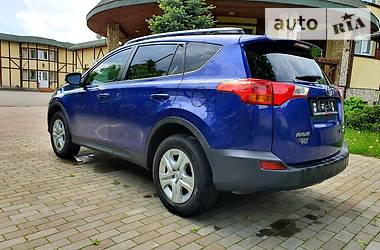 Позашляховик / Кросовер Toyota RAV4 2015 в 
