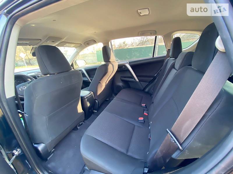 Позашляховик / Кросовер Toyota RAV4 2017 в Києві