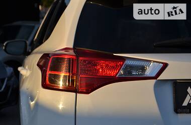 Внедорожник / Кроссовер Toyota RAV4 2013 в 