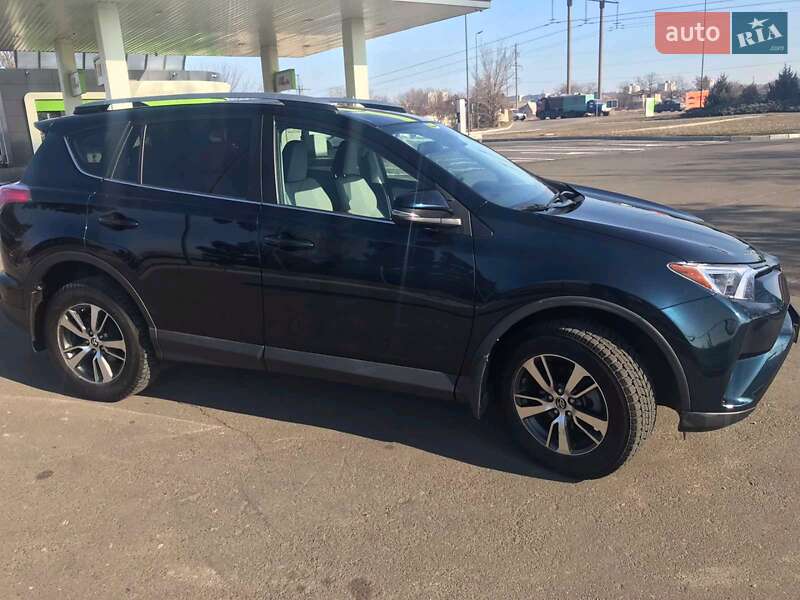 Позашляховик / Кросовер Toyota RAV4 2016 в Одесі