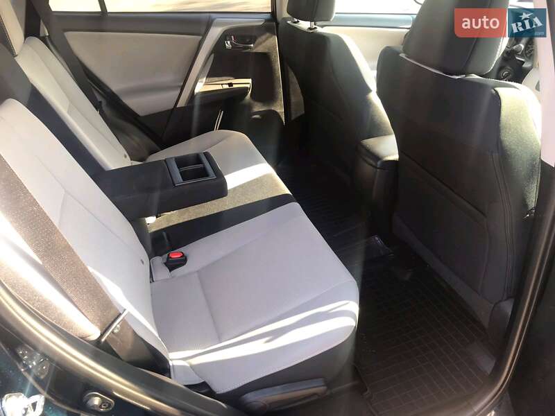 Позашляховик / Кросовер Toyota RAV4 2016 в Одесі