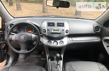 Внедорожник / Кроссовер Toyota RAV4 2006 в 