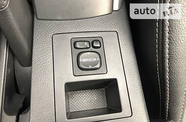 Внедорожник / Кроссовер Toyota RAV4 2006 в 