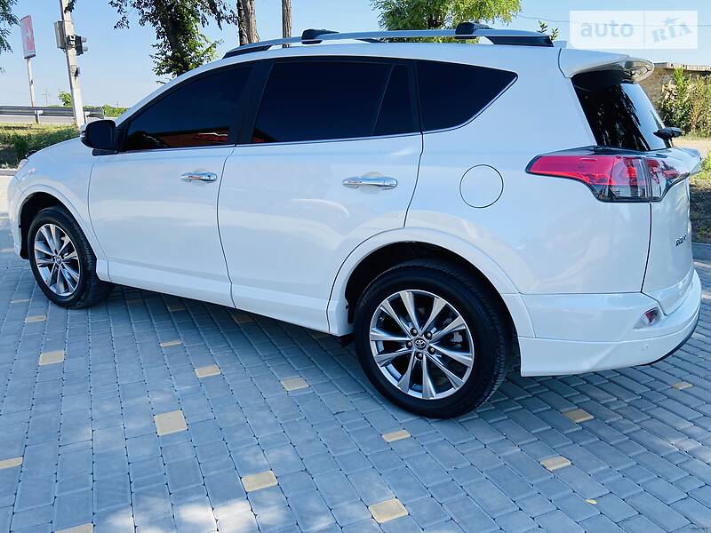 Позашляховик / Кросовер Toyota RAV4 2016 в Одесі