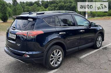 Позашляховик / Кросовер Toyota RAV4 2016 в 