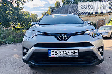 Позашляховик / Кросовер Toyota RAV4 2017 в 