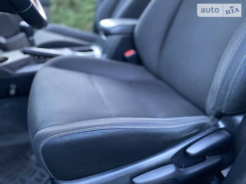 Позашляховик / Кросовер Toyota RAV4 2014 в Малині