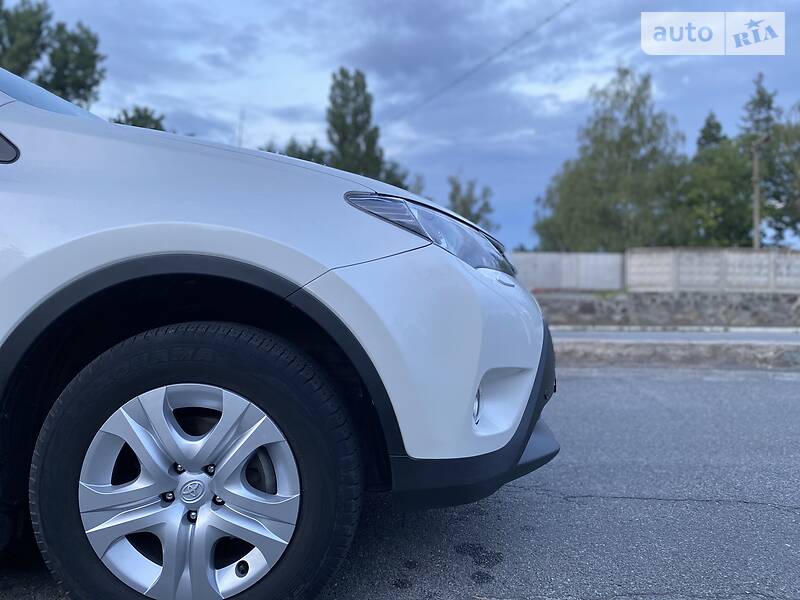 Позашляховик / Кросовер Toyota RAV4 2014 в Малині