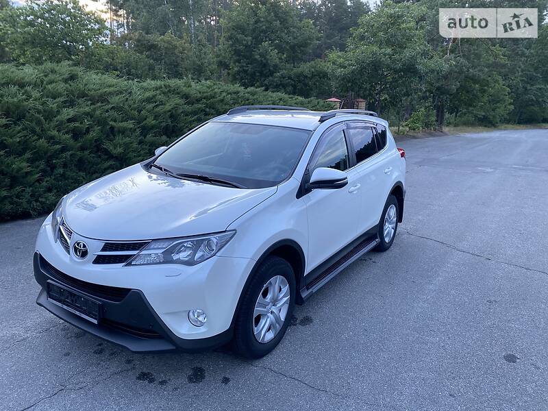 Позашляховик / Кросовер Toyota RAV4 2014 в Малині