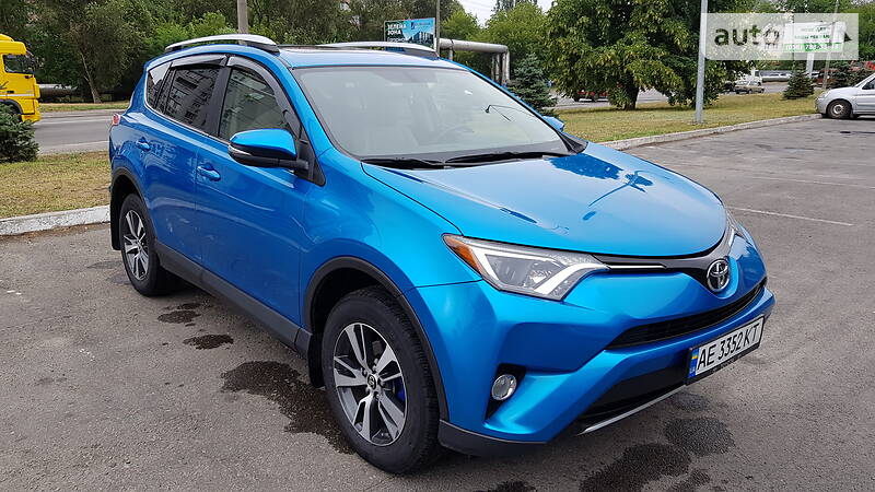 Позашляховик / Кросовер Toyota RAV4 2016 в Дніпрі