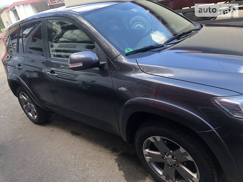 Позашляховик / Кросовер Toyota RAV4 2010 в Хусті