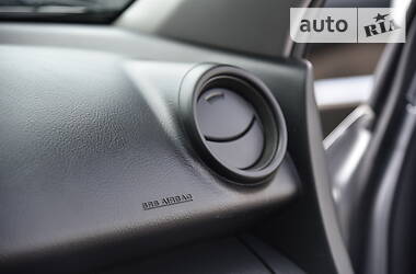 Внедорожник / Кроссовер Toyota RAV4 2011 в 