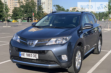 Позашляховик / Кросовер Toyota RAV4 2014 в 