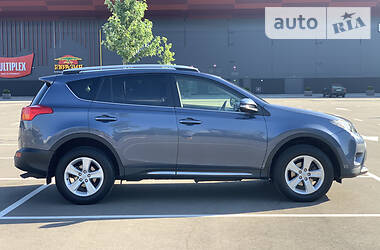 Позашляховик / Кросовер Toyota RAV4 2014 в 