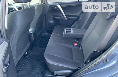 Позашляховик / Кросовер Toyota RAV4 2014 в 