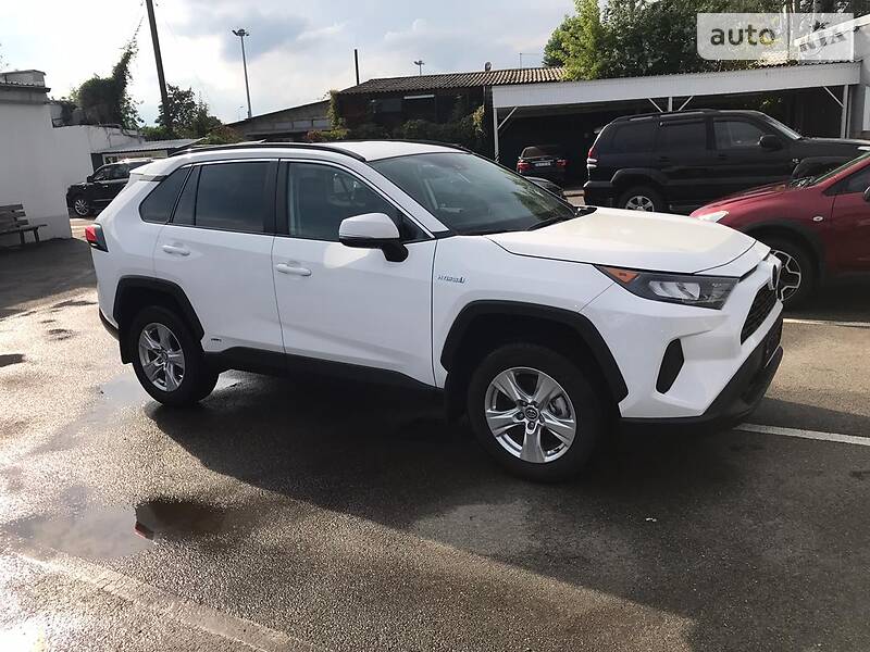 Позашляховик / Кросовер Toyota RAV4 2019 в Києві